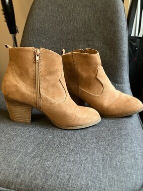 Charming Charlie tan vegan suede block heeled booties, 9